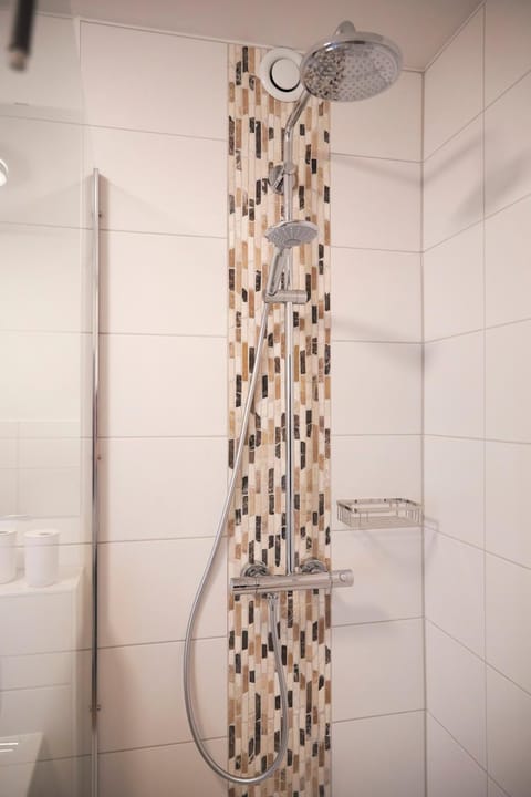 Shower, Bathroom, Decorative detail