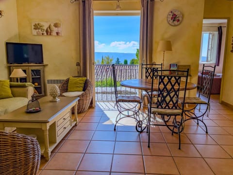 Bastidon à Gordes avec piscine Apartment in Gordes