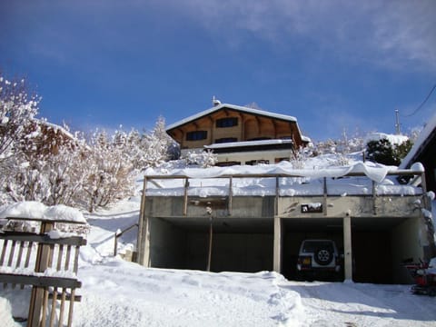 Facade/entrance, Winter