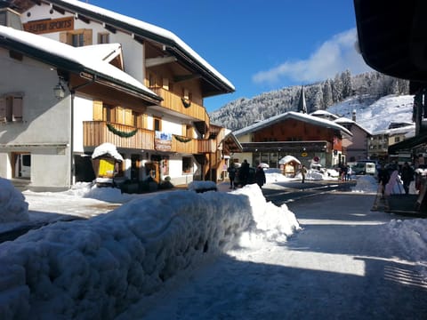Loc'Hotel Alpen Sports Hotel in Les Gets