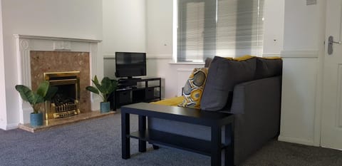 Maplewell House Apartment in Leicester