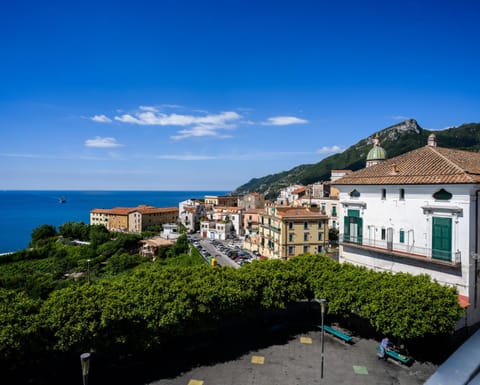 Amalfi Coast Family Luxury Suite Apartment in Vietri sul Mare