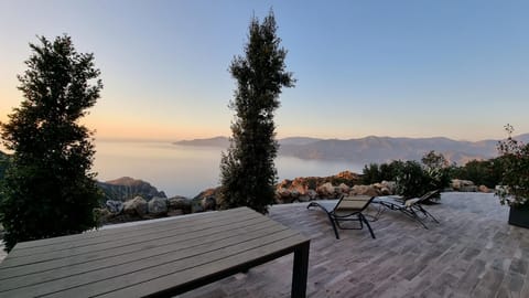 Natural landscape, View (from property/room), Balcony/Terrace, Mountain view, Sea view