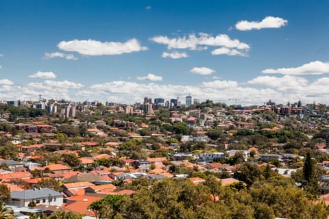 Bondi Lock-Down Retreat, The Cute Place To Put Up Your Feet Apartamento in Sydney