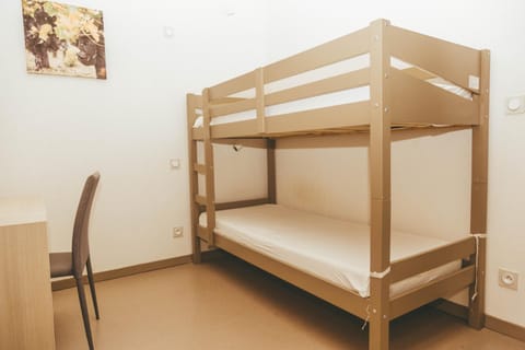 Bedroom, bunk bed