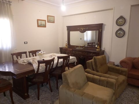 شقة بالتجمع قريبة من الجامعة الأمريكية Apartment in New Cairo City