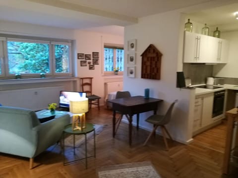 Schönes Appartement mit Gartenblick Apartamento in Baden-Baden