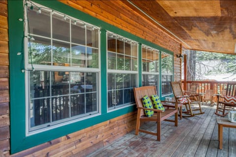 Welcoming Tahoe-Donner Cabin House in Truckee
