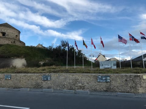 Neighbourhood, Natural landscape, City view, Landmark view