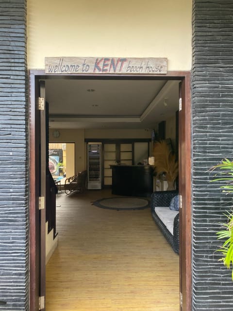 Kent Beach House Hotel in North Kuta