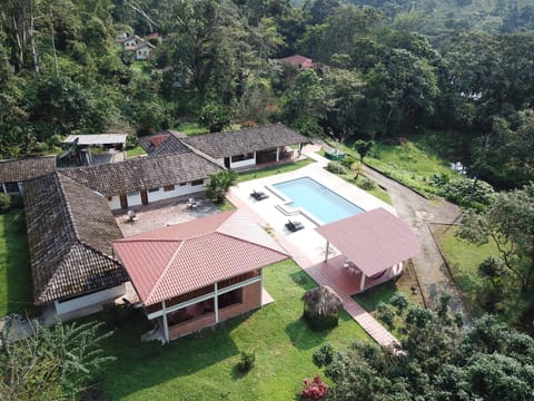 Bird's eye view, Pool view