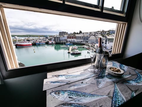Padstow Escapes - Pajar Luxury Penthouse Apartment Condo in Padstow