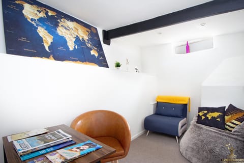 Modern Quirky Exeter City Cottage 2 min walk - shops Casa in Exeter