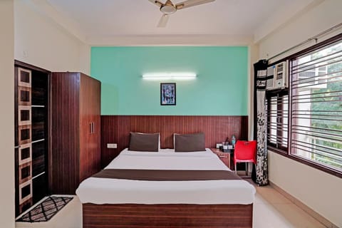 Super OYO Golden Imperial Near PVR Ansal Plaza Greater Noida Hôtel in Haryana