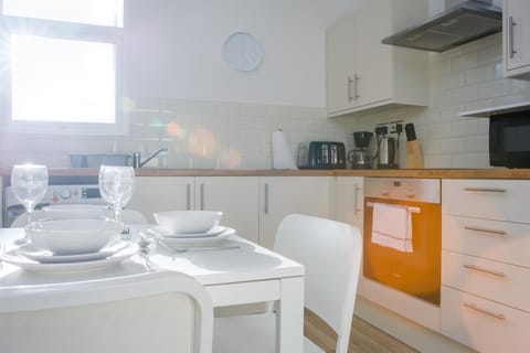 MyCityHaven - Stylish & Flexible Shirehampton Apartment Condo in Bristol