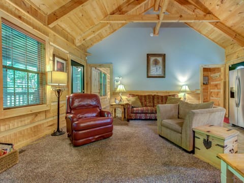 Life's Escape, 2 Bedrooms, WiFi, Fireplace, Arcade, Jetted Tub, Sleeps 6 Haus in Gatlinburg