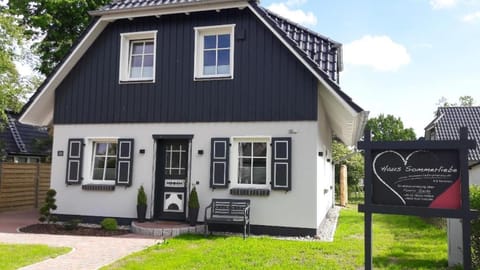 Haus Sommerliebe Condo in Prerow