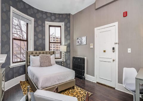 Bay Village Suites Apartment in Boston