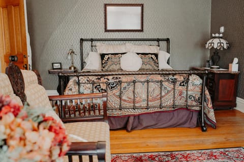 Aurora Staples Inn Bed and Breakfast in Stillwater