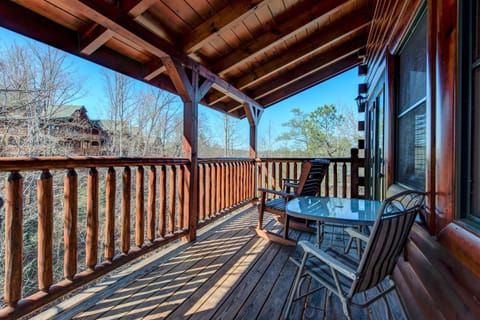 Old Hickory Lodge, 4 Bedrooms, Sleeps 18, WiFi, Theater Room, Hot Tub Haus in Swain County