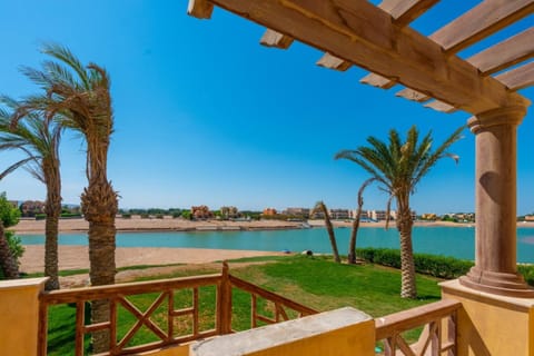 Scenic Views 3 bedroom Villa with private jacuzzi in Sabina Eigentumswohnung in Hurghada