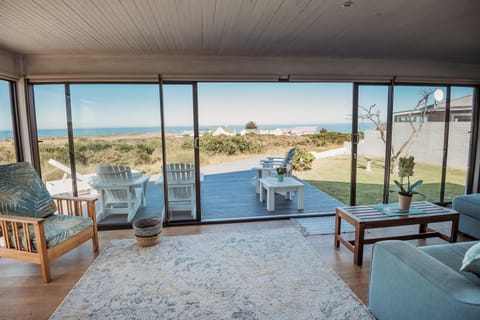 Patio, Natural landscape, View (from property/room), Balcony/Terrace, Living room, Seating area, Sea view, sunbed