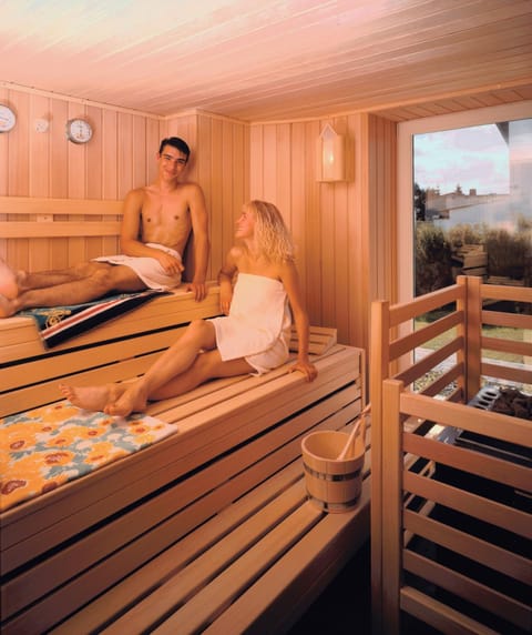 People, Sauna, Spa and wellness centre/facilities, group of guests
