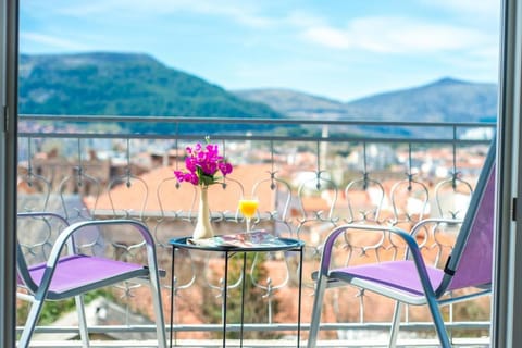 Neighbourhood, View (from property/room), Balcony/Terrace