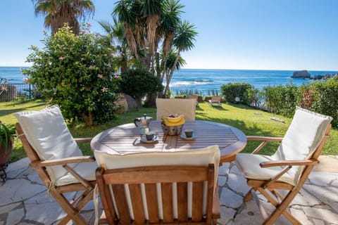 Garden, Garden, Sea view