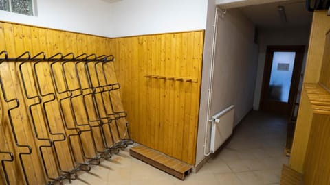 Property building, Skiing