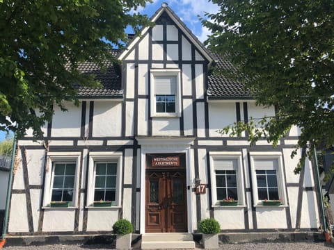 Property building, Facade/entrance