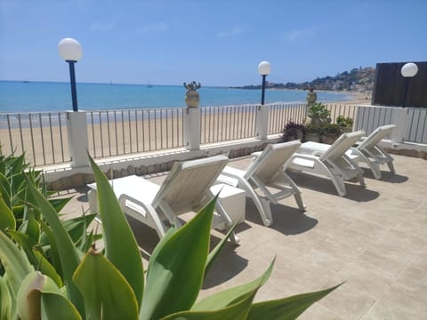 Balcony/Terrace, Sea view, sunbed