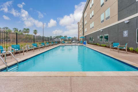 La Quinta Inn and Suites by Wyndham Houston Spring South Hotel in Spring