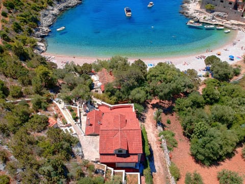 Property building, Bird's eye view, Beach