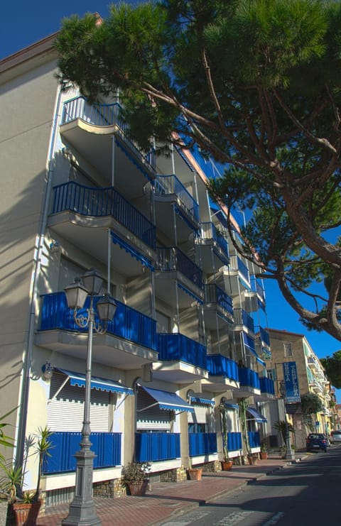 Residence Costa Templada Aparthotel in Ventimiglia