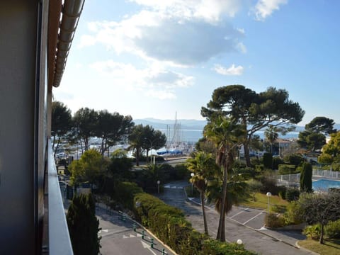 Studio cabine à St-Raphaël avec terrasse et parking, à 100m de la plage - FR-1-226A-23 Cabin in Saint-Raphael