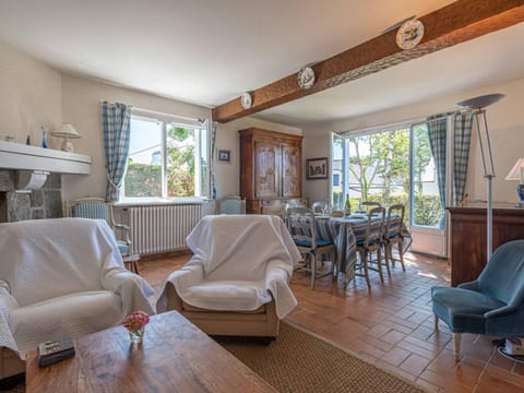 Villa néo-bretonne 5p, 120m², 8 pers, à 600m de la plage, jardin, Wifi, animaux acceptés, 3* - FR-1-477-6 Villa in Carnac