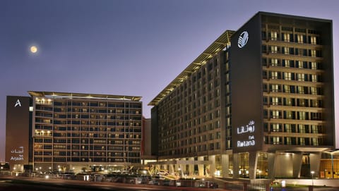 Property building, Facade/entrance, Night