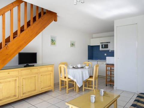 Appartement Duplex 50m² à Carnac avec Piscine Chauffée, Proche Plages pour 6 Personnes - FR-1-477-63 Apartment in Carnac