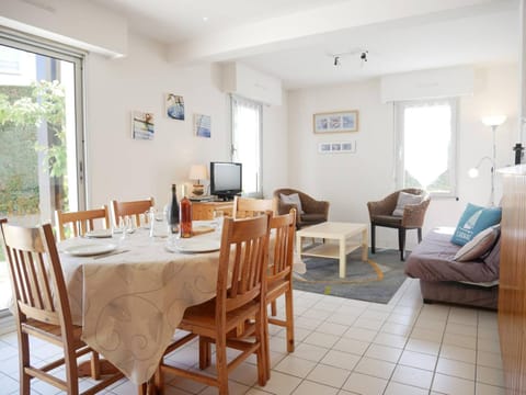 Appartement à Carnac: 3 pièces, 6 pers, 45m², Wifi, proche plages, terrasse, garage - FR-1-477-70 Apartment in Carnac