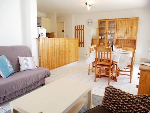 Appartement à Carnac: 3 pièces, 6 pers, 45m², Wifi, proche plages, terrasse, garage - FR-1-477-70 Apartment in Carnac