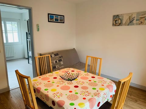 Appartement cosy à 200m de la plage, 2 chambres, garage, animaux admis, au cœur de Fort-Mahon-Plage - FR-1-482-36 Apartment in Fort-Mahon-Plage