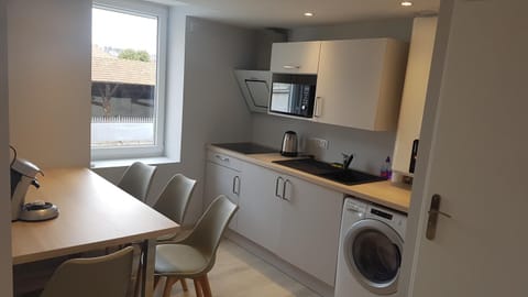 Kitchen or kitchenette, Dining area, Communal kitchen