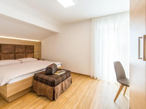 Apartment in Dorf Tirol near tennis court Wohnung in Merano