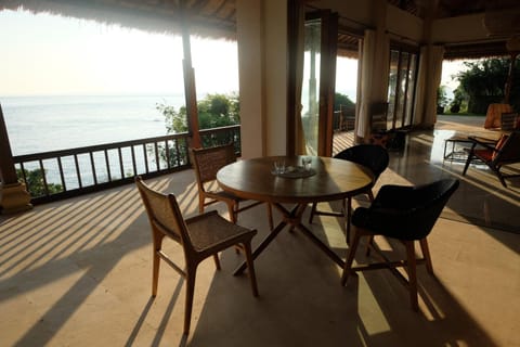Private Luxury Villa Celagi - with large infinity pool and ocean view Chalet in Abang