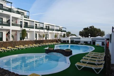 Pool view, Swimming pool, sunbed