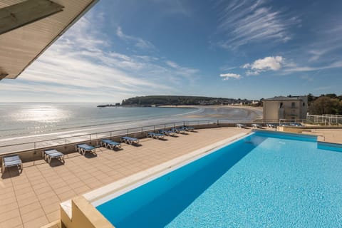 Day, Natural landscape, View (from property/room), Balcony/Terrace, Mountain view, Pool view, Sea view, Swimming pool, sunbed
