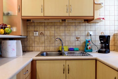 warm cozy & quiet Apartamento in Kallithea