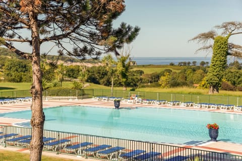 Spring, Day, Natural landscape, Pool view, Sea view, Swimming pool, sunbed