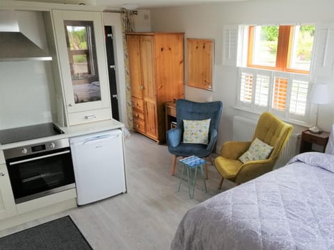 Kitchen or kitchenette, Living room, Seating area, Garden view, Mountain view